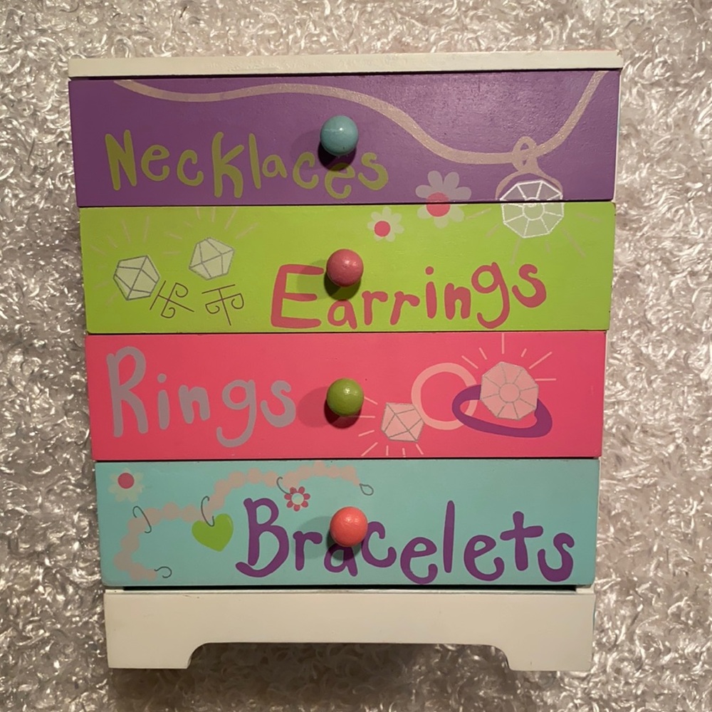 Children’s Jewelry Organizer (slightly damaged)